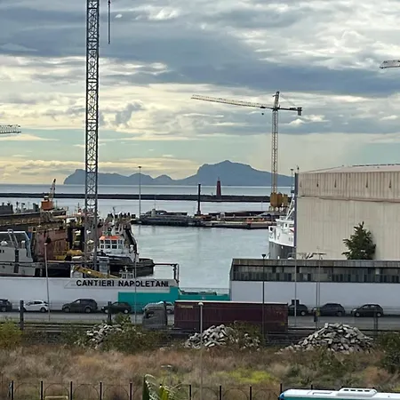 Luxury Adele 아파트