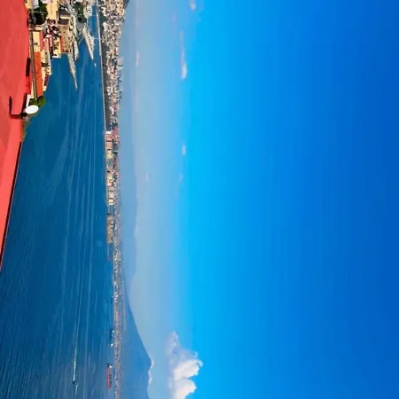 Luxury Adele 아파트